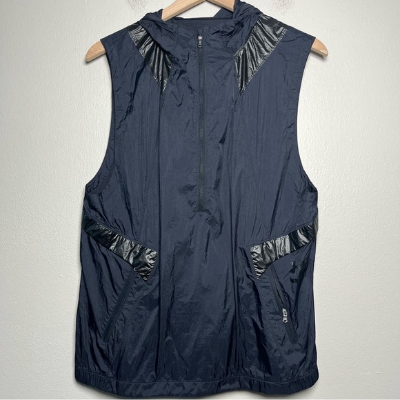 Under Armour Men‎ UA Perpetual Running Vest Jacket Medium Black Hood Windbreaker - Picture 1 of 11